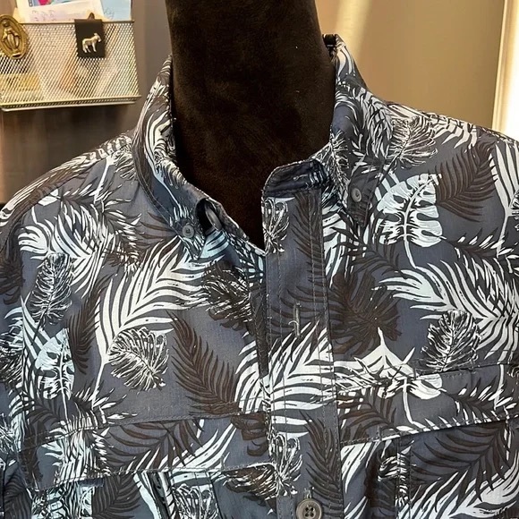 Men’s Duluth short sleeve shirt. XL amazing condition. - Picture 2 of 2